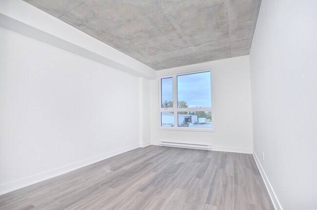 Photo - 1431 Av. de la Gare