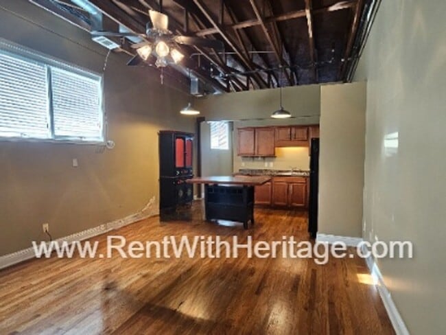 Photo - 130 W Montgomery St