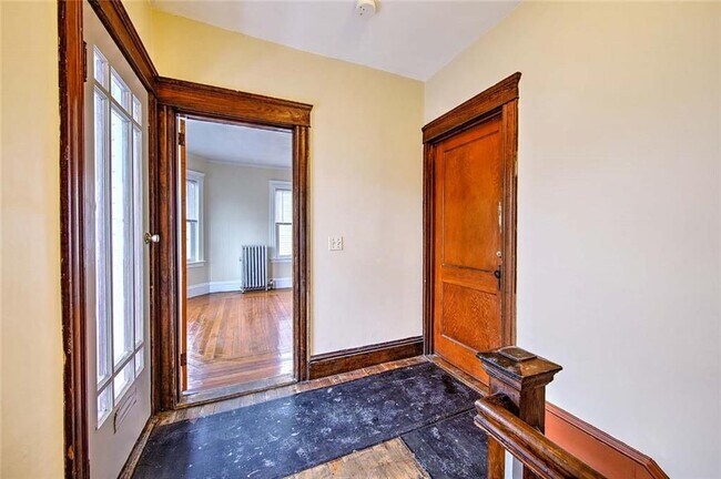 Photo - 80 Ontario St