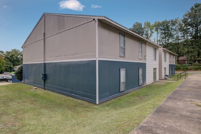 Westbridge Apartments