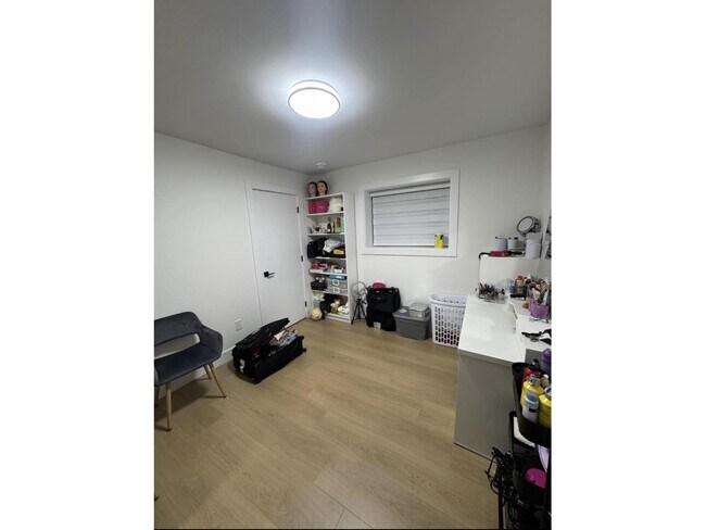 Photo - 16935-1690A 0A Ave