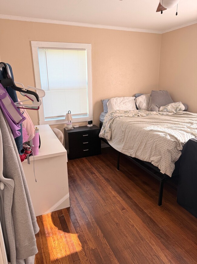 Photo - 5136 Almena Rd