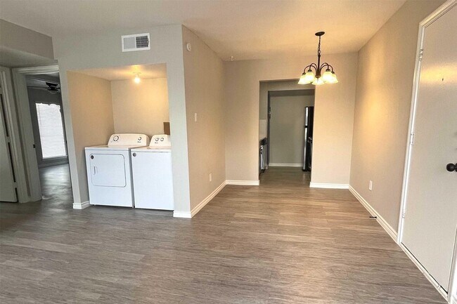 Photo - 4400 Memorial Dr Condo Unit 24-2175