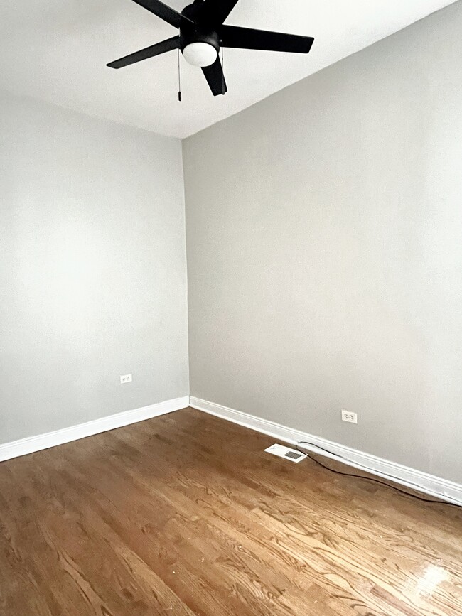 Photo - 2908 N Talman Ave Unidad 1