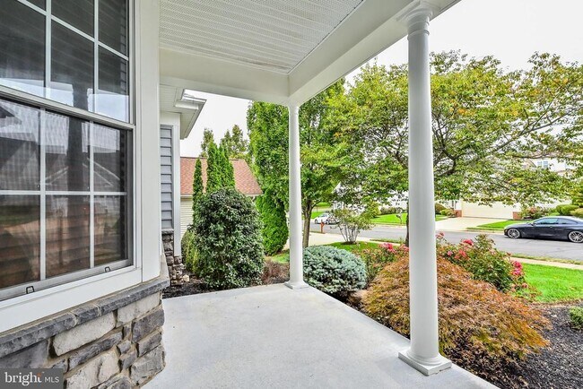 Photo - 6916 Birkenhead Pl
