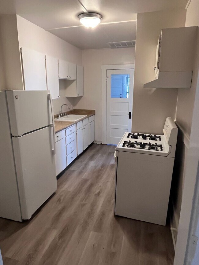Photo - CUTE UPDATED APARTMENT IN DOWNTOWN SACRAMENTO!!