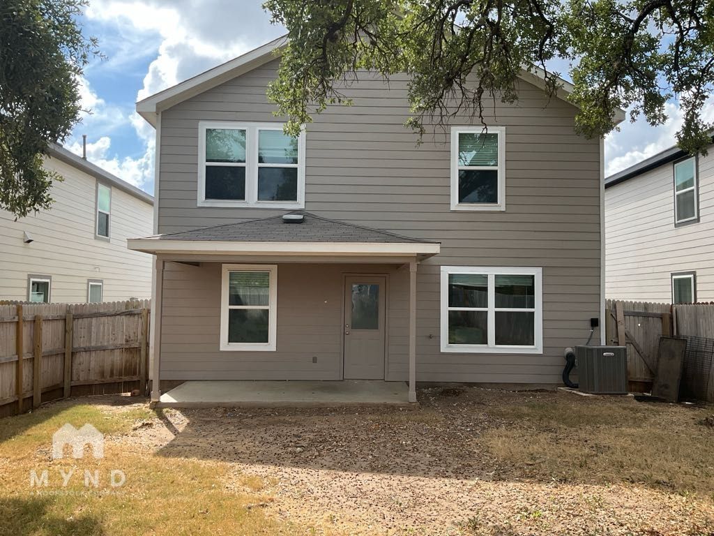 Photo - 13725 Crossbow Rdg House