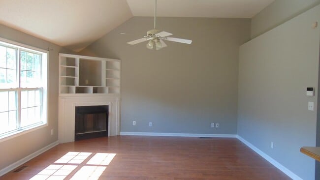 Photo - 3 Bedroom 2 Bathroom sitting on 1.08 acres!!