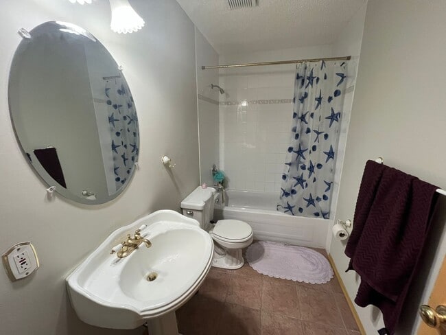 Photo - 468 Douglas Glen Pt SE