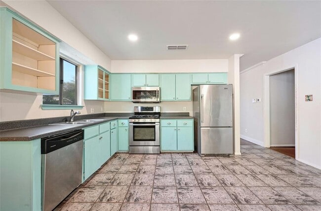 Photo - 5902 Wagon Bend