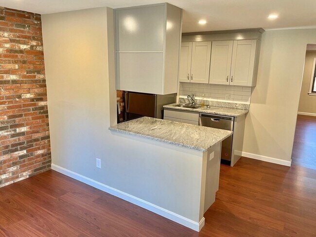 Photo - 169 Norton Ave Unidad 3