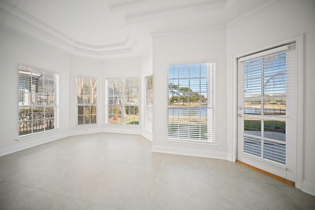 Photo - 10061 Vineyard Lake Rd E