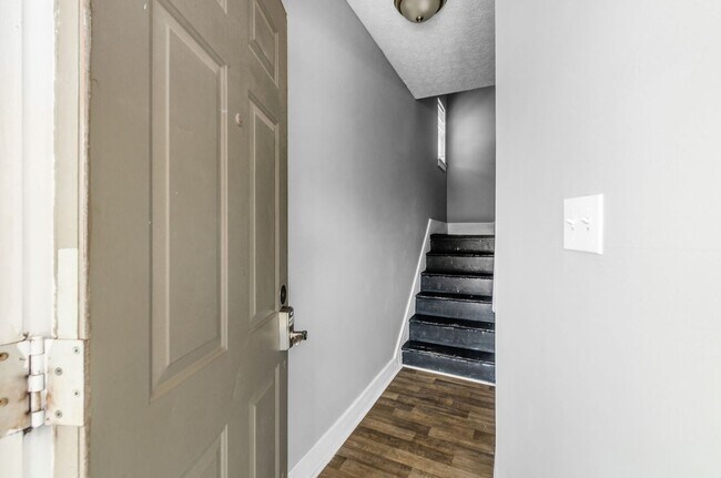 Photo - 866-868 Ellsworth Avenue Unit 866