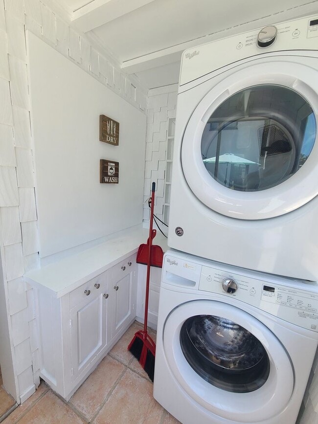 Photo - Charming 2 Bed 1 bath "fully furnished mon...