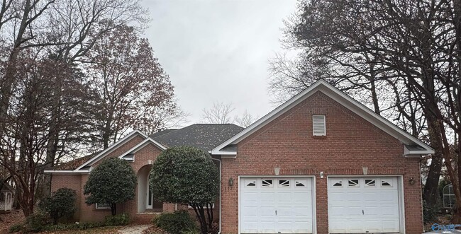 Building Photo - 113 Montrose Dr