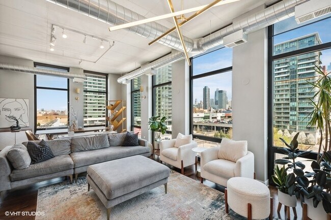 Photo - 740 W Fulton St Unit 613