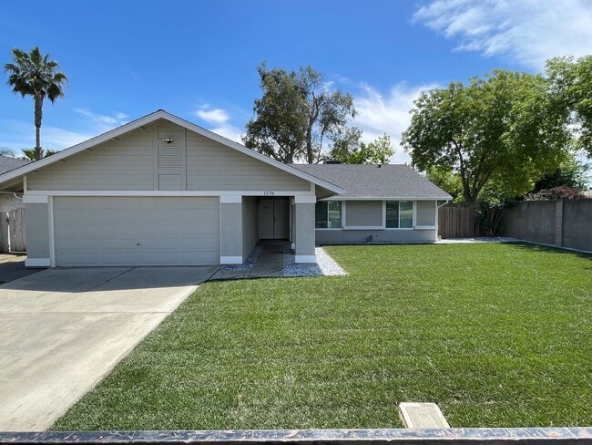 Beautiful Single Story Home Ready To Be Home! - Beautiful Single Story Home Ready To Be Home!