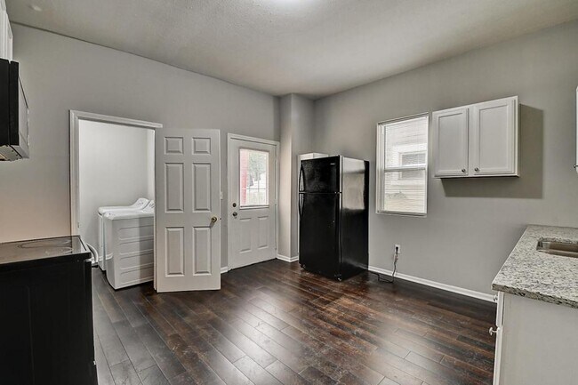 Photo - 417 N State Ave