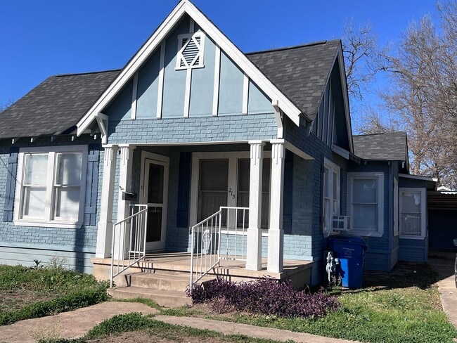 215-Jennings ave