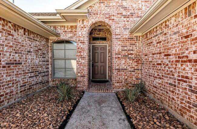 Photo - 434 Harbor Oaks Dr