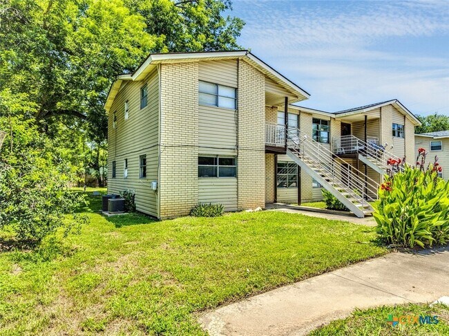 Photo - 744 Old Martindale Rd