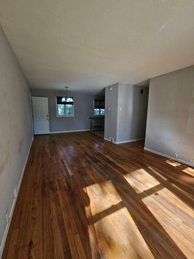 Photo - 3 bedroom with hardwood floors