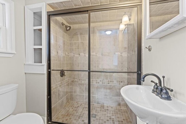 Photo - 2040 Austin Ave