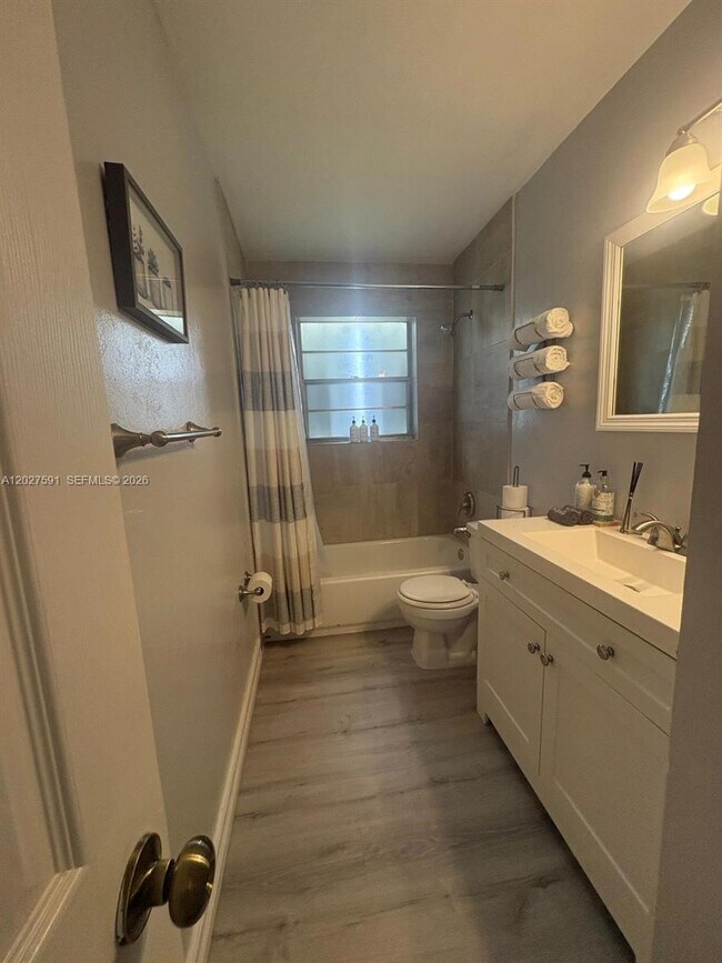 Photo - 201 Columbus Pkwy Unit A