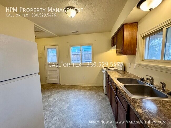 Photo - 1062 Merton Ave