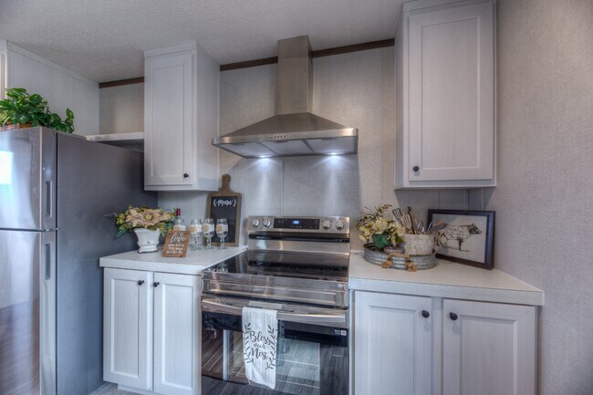 Photo - 6658 Bratton Rd