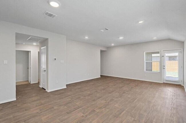 Photo - 4 Bed 2 Bath Home in Cottonwood Creek!