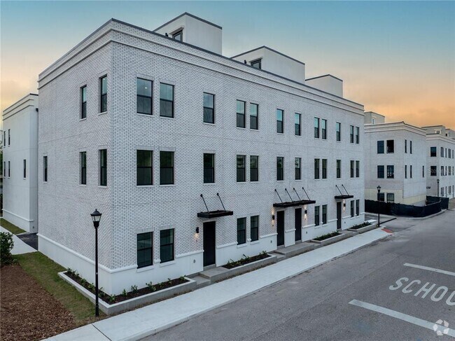 Building Photo - 1218 E Kay St Rental