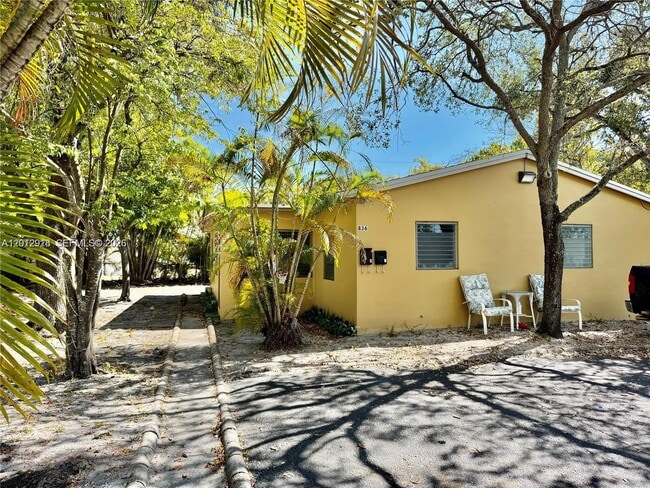 Building Photo - 836 NW 12th Terrace Unit 2