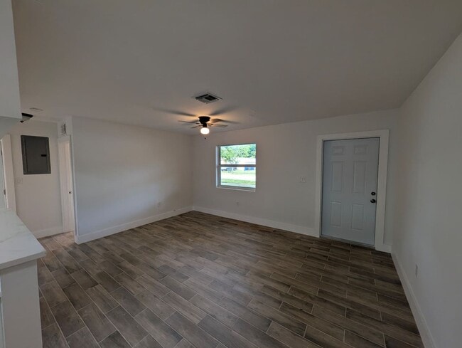 Photo - Bright & Updated Rental Near Downtown Fort Lauderdale