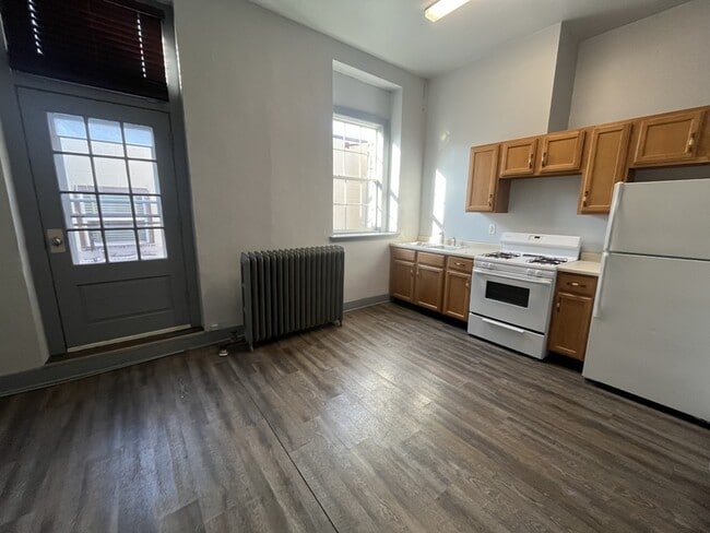 Photo - 212 N 8th St