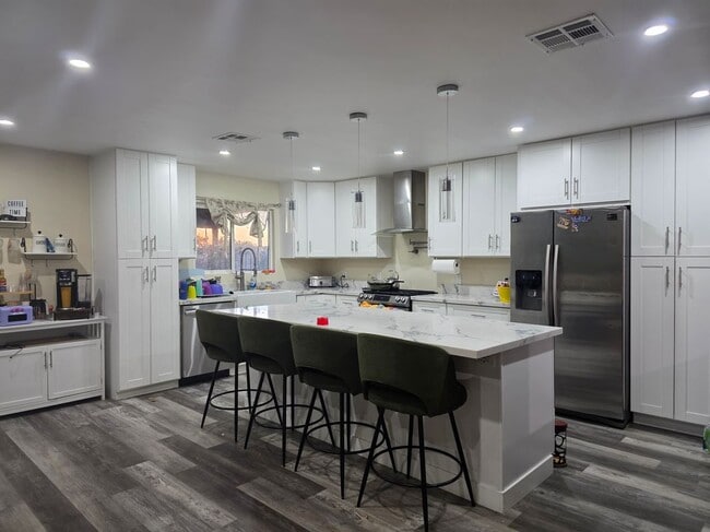 Photo - 44123 Sancroft Ave