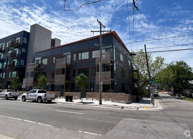 Building Photo - 521 N Mangum St Unit #32 Rental