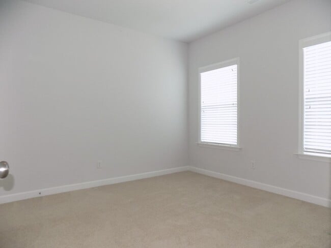 Photo - 121 Wineberry Wy