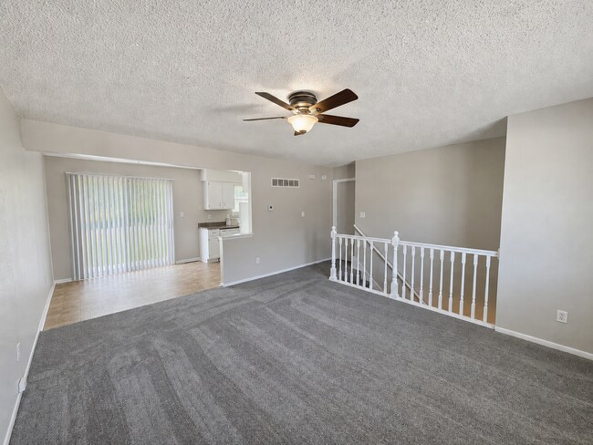 Photo - 403 NE Westwind Dr