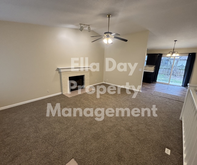 Photo - 8605 W 15th St N