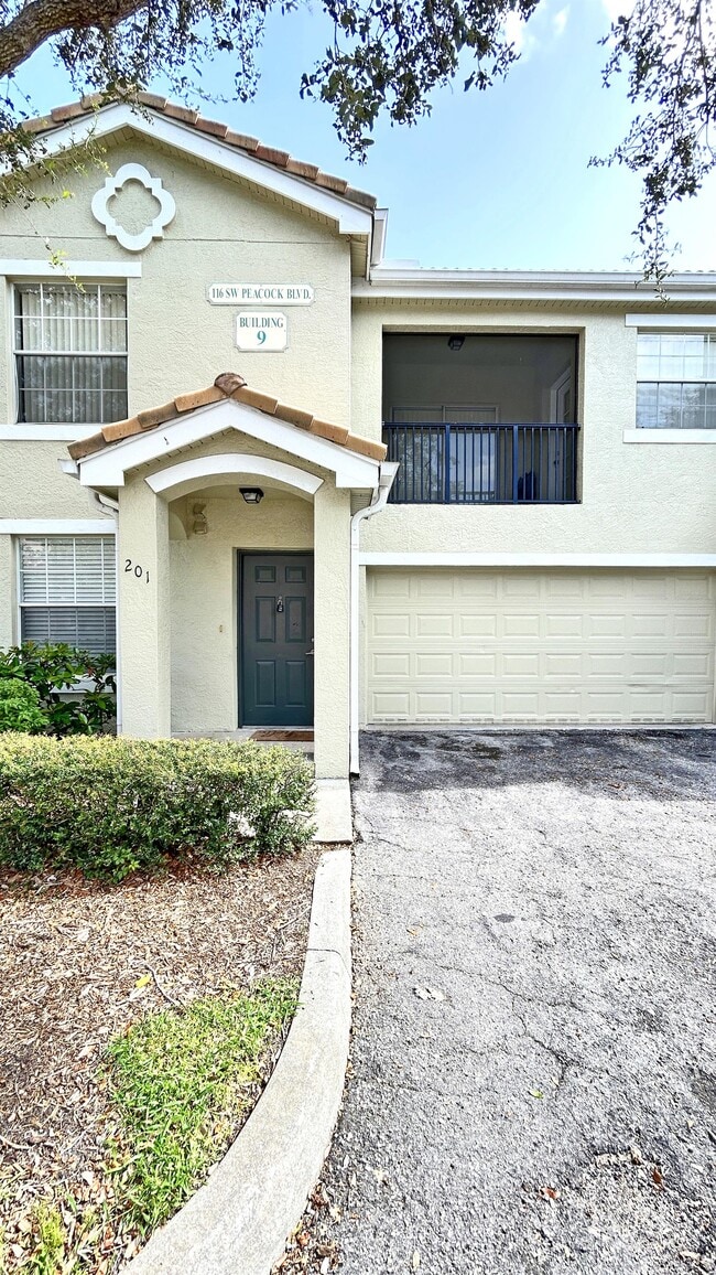 Photo - 116 SW Peacock Blvd