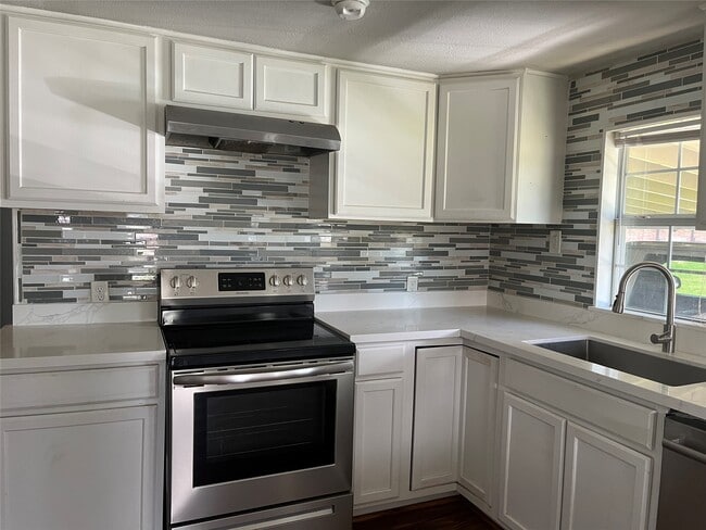 Photo - 206 S Market St