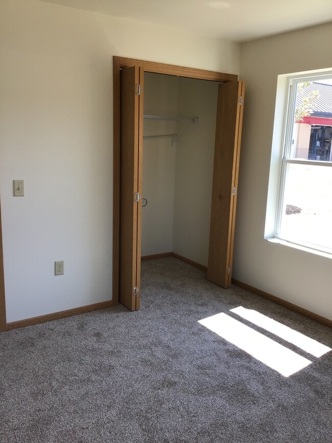 Photo - Ross Avenue Apartments