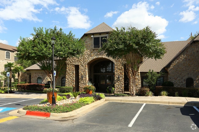 Building Photo - Alister Sunset Valley Rental