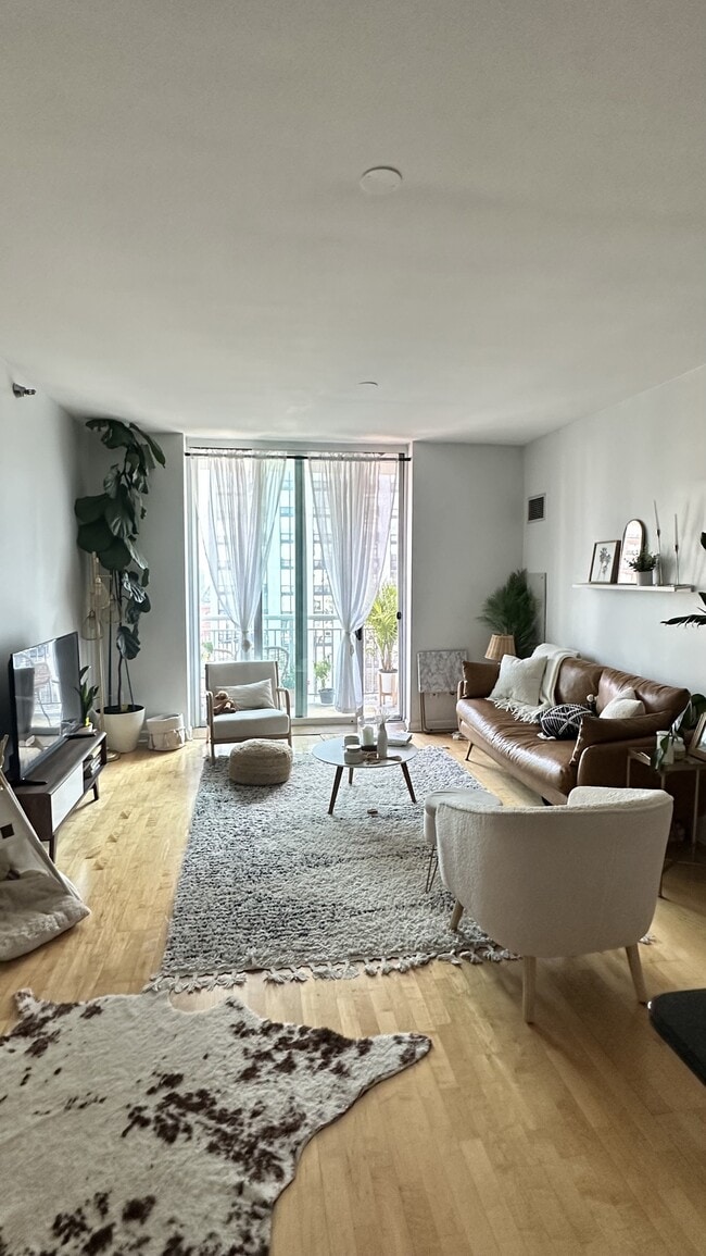 Building Photo - 421 W Huron St Unit 1308 Rental