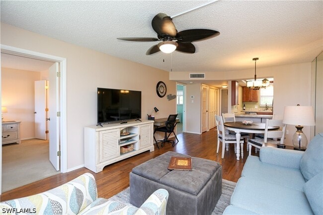 Building Photo - 300 Forest Lakes Blvd Unit 202