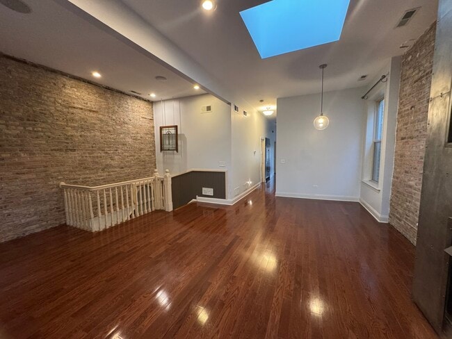 Photo - 2244 W Homer St