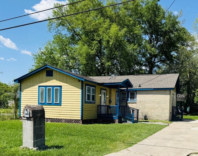 Photo - 2127 71st Ave Casa