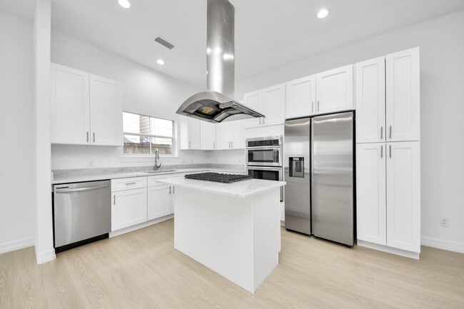 Photo - 917 McKinney Park Ln