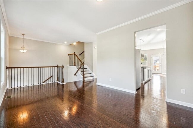 Photo - 1958 Bainbridge Ln